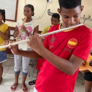 Kinder mit Instrumenten